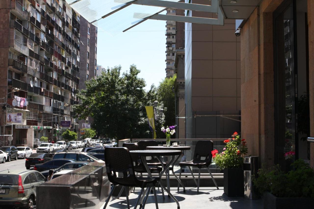 Bonjour Boutique Hotel Erevan Exterior foto